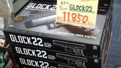 画像：投稿「東京マルイ新製品 GLOCK22　入荷しました♡」のサムネイル画像